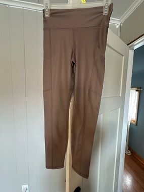 Yummy + Trendy High-Waist Brown Active Leggings